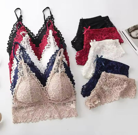 Lace lingerie set – bra &amp; briefs without underwire